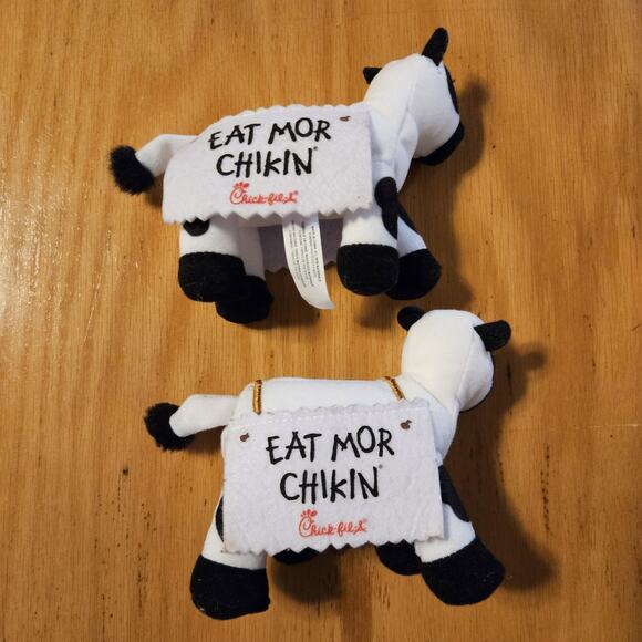 Chick-fil-A Eat Mor Chikin Cow Plush Toys Lot 2 Small Stuffed Animals Promo - Picture 2 of 7